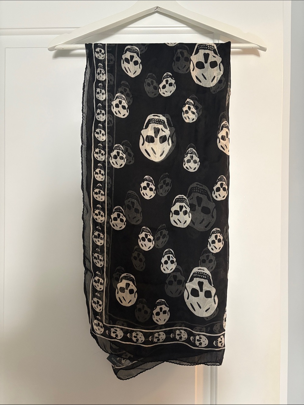 Alexander McQueen Lightweight Scarf